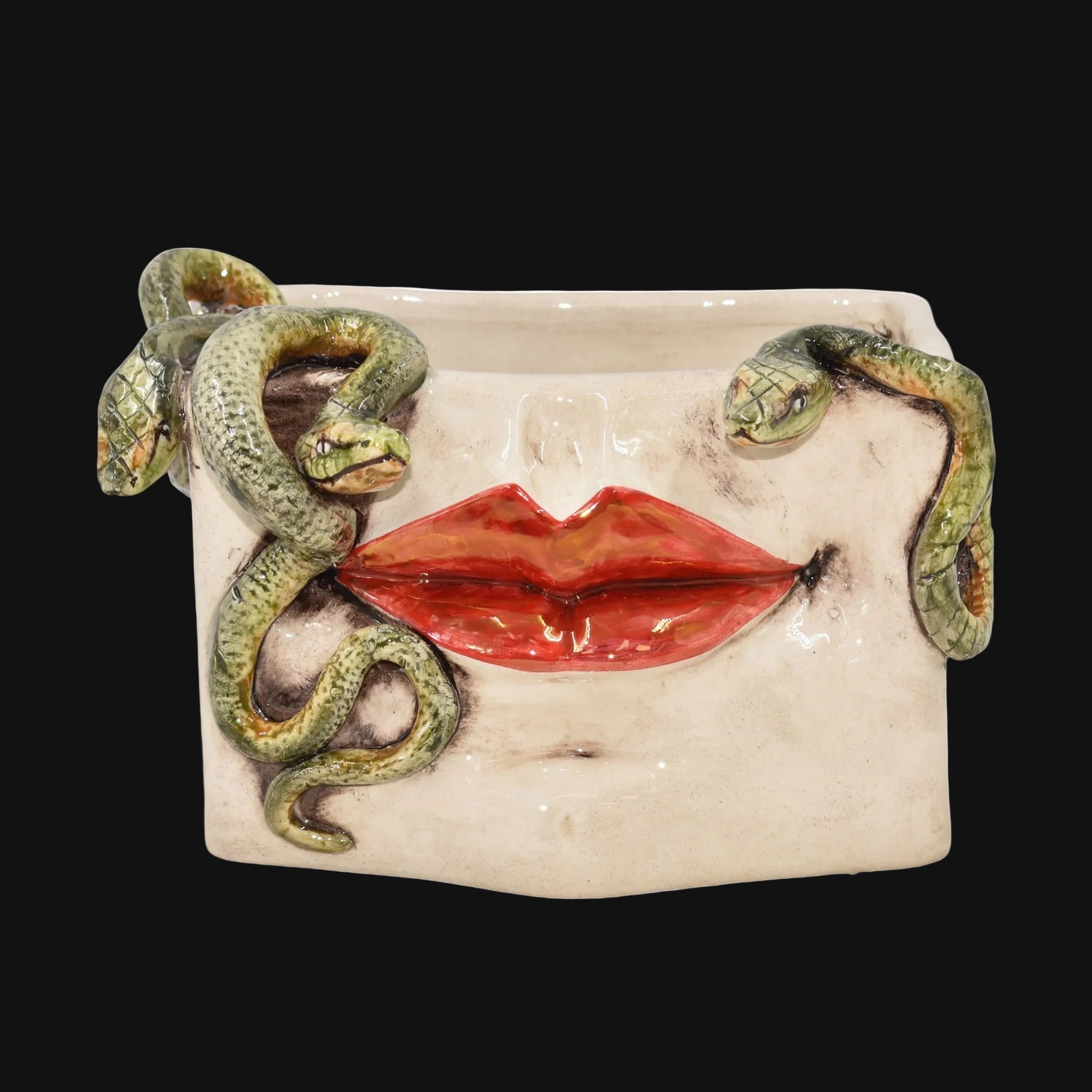 Caltagirone-Keramik Medusa-Dose — Gold- und Lüster-Lippen, Aufgesetzte Schlangen, Antikes Perlmutt