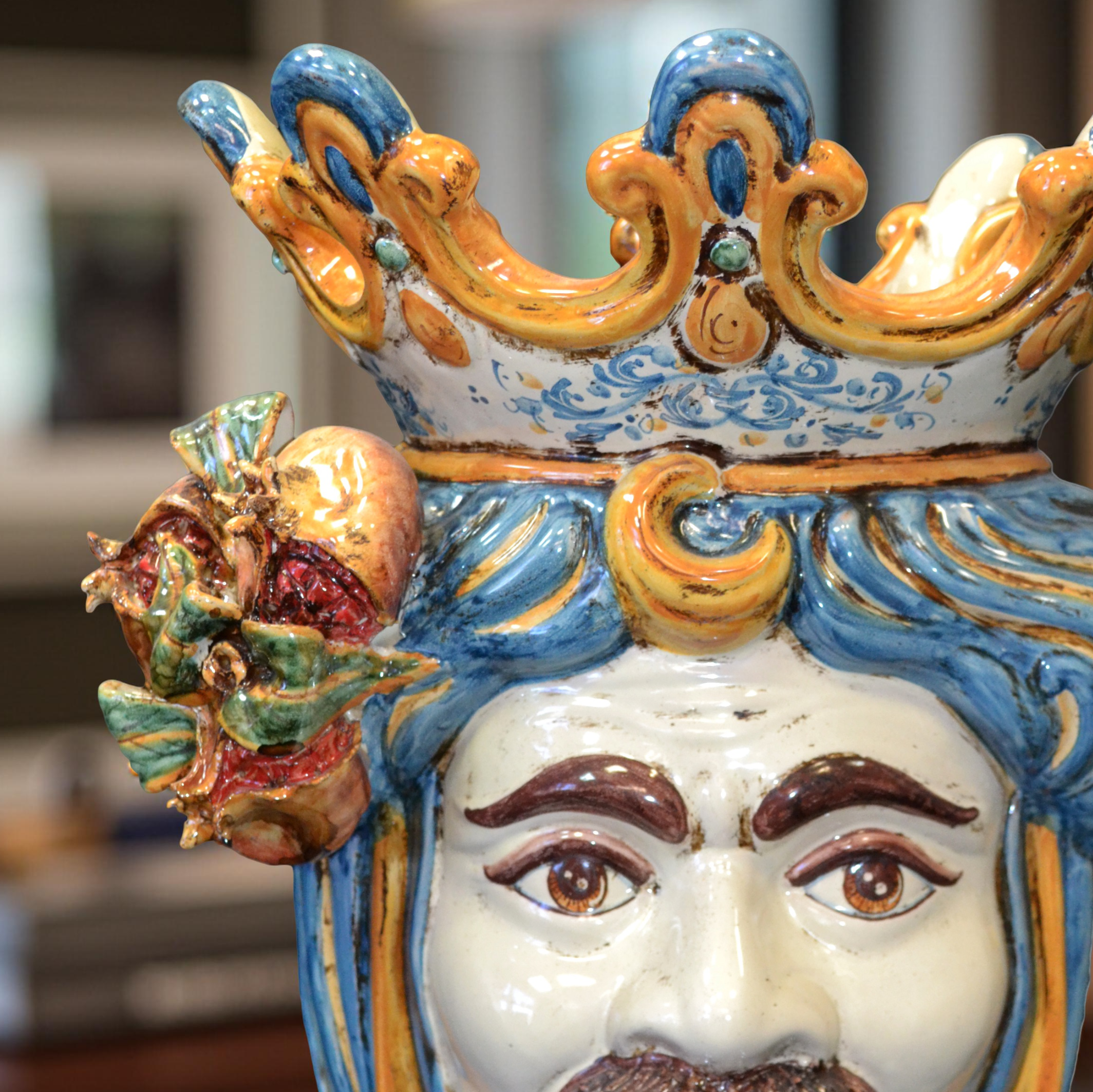 Ceramic Head with pomegranate h 40 blu/orange male