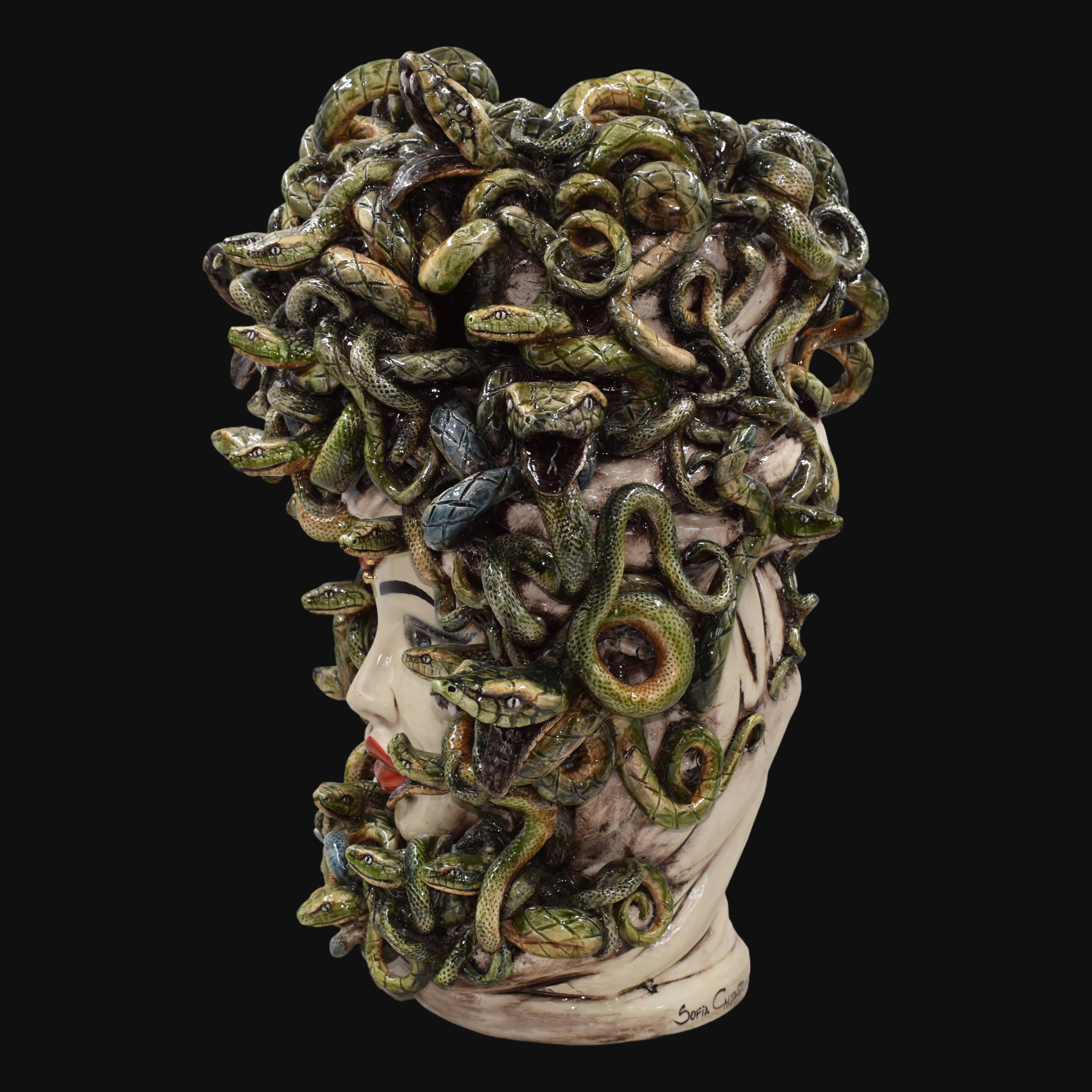 Medusa head h 48 mother of pearl antique gold and lustre
