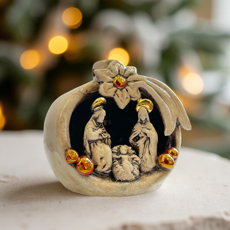 Nativité Mini Boule h 10 cm — Nacre Or et Lustres | Céramique Caltagirone – tradition de Noël sicilienne