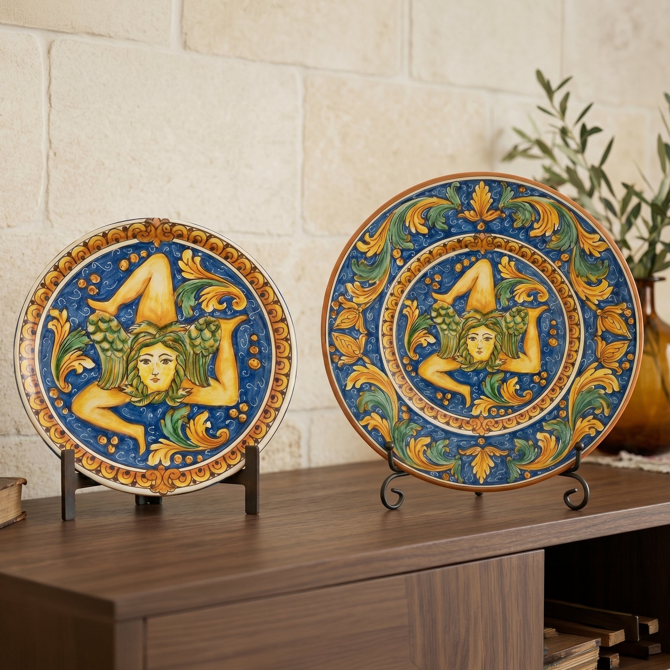 Caltagirone Ceramic Trinacria Plate — Ornato Calatino