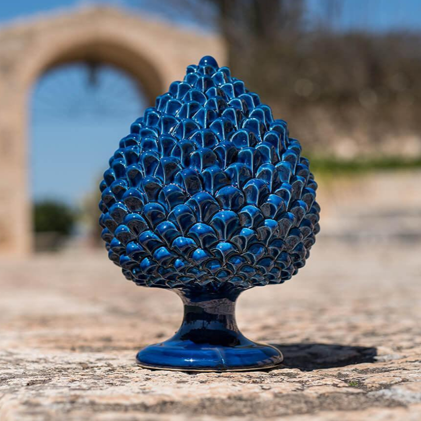 Pigna artigianale di Caltagirone modellata a mano altezza 15/40 cm in blu intenso - Ceramiche di Caltagirone Sofia