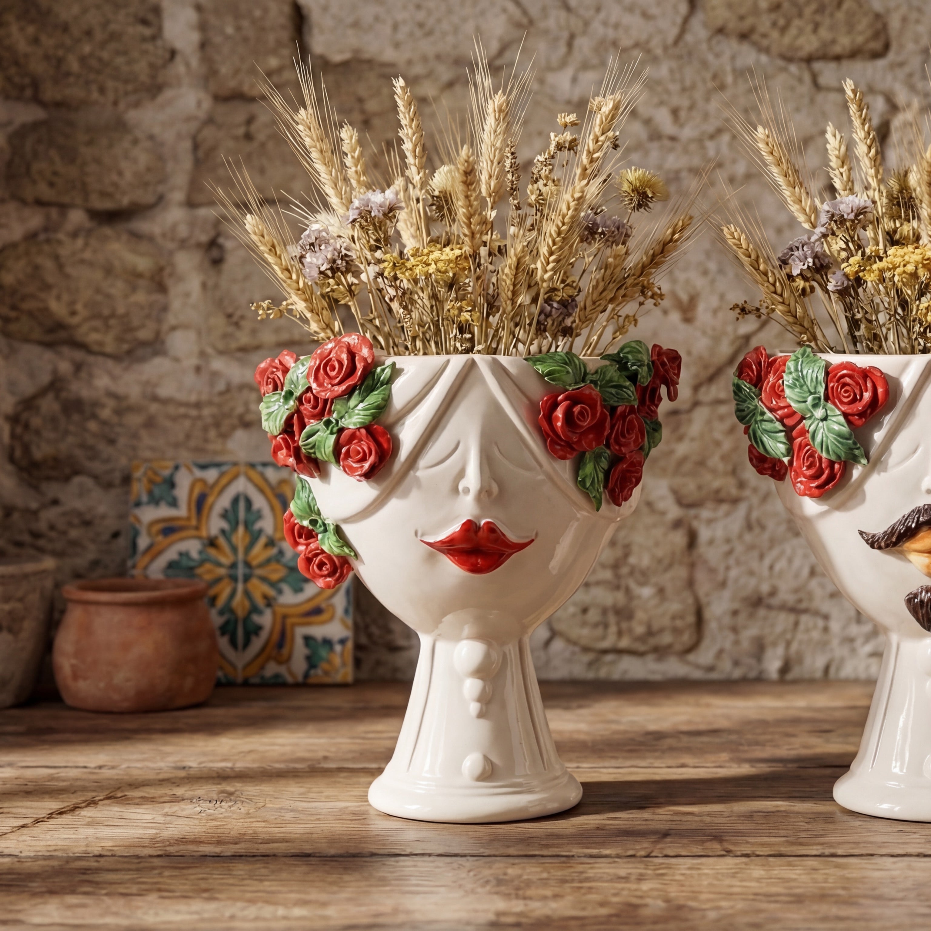 Testa di Moro con rose rosse "Zahira" donna | White and Color 30 cm - Ceramiche di Caltagirone Sofia