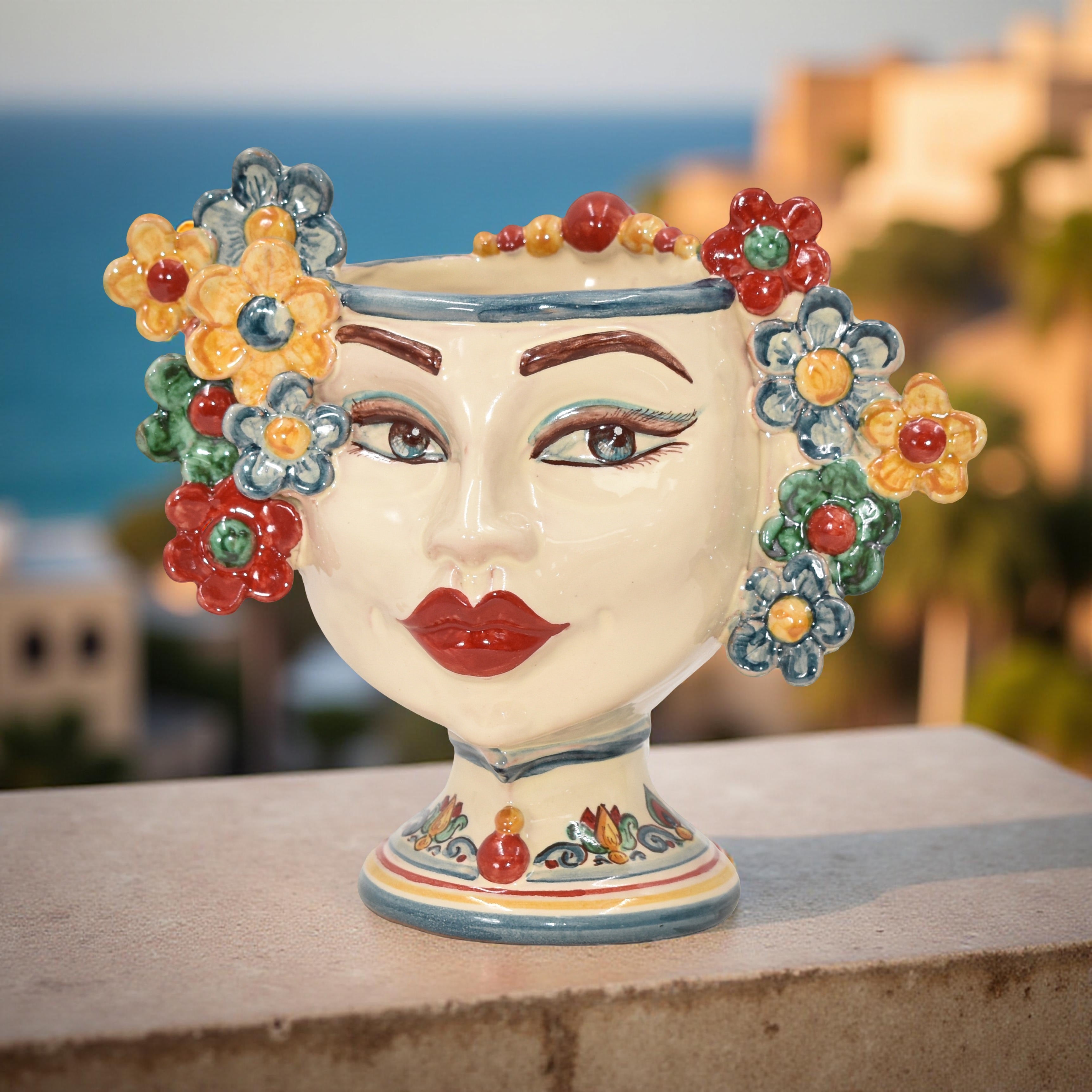 Testa h 20 c/fiori c/espressione labbra rosse decoro sicily femmina - Ceramiche di Caltagirone Sofia