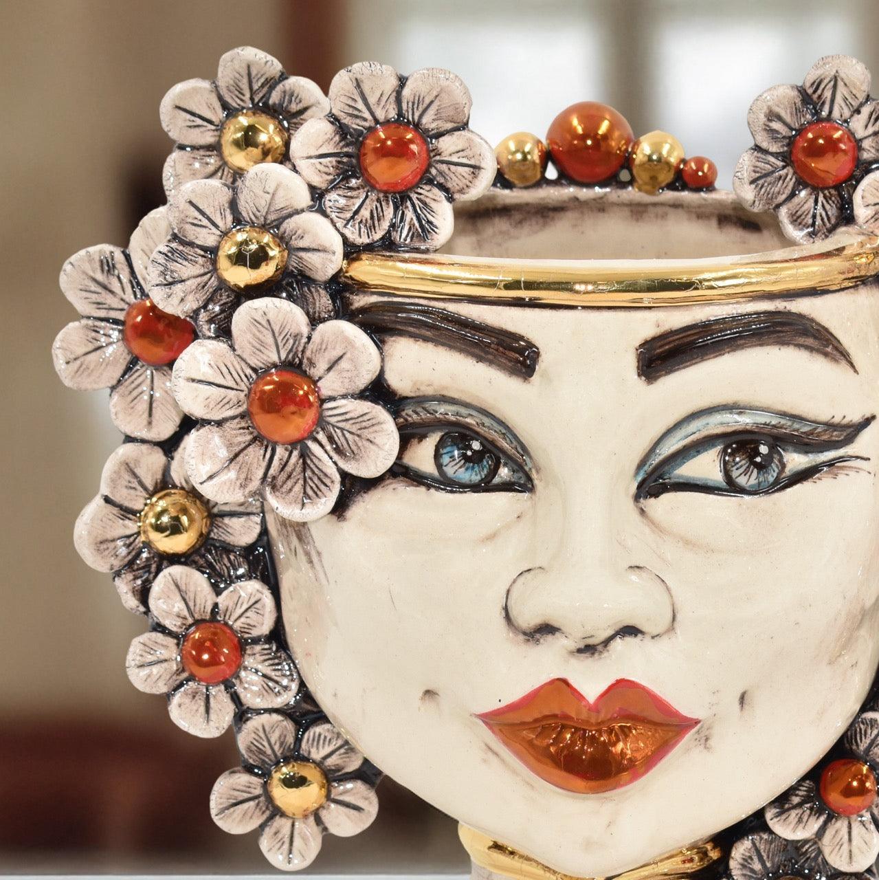 Testa h 20 c/fiori c/espressione madreperla oro e lustri femmina - Ceramiche di Caltagirone Sofia
