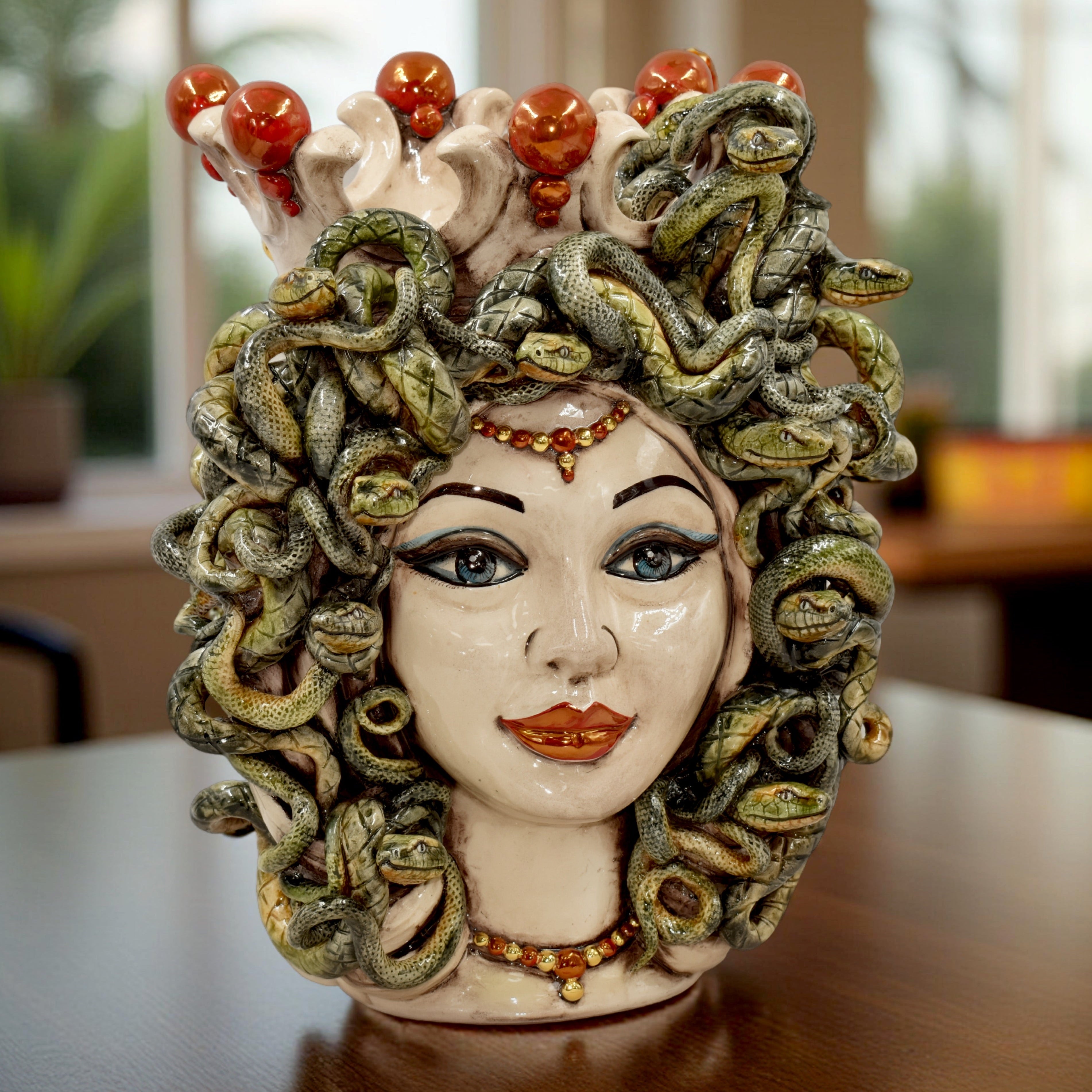 Testa h 38 medusa Madreperla Oro e Lustri - Ceramiche di Caltagirone Sofia