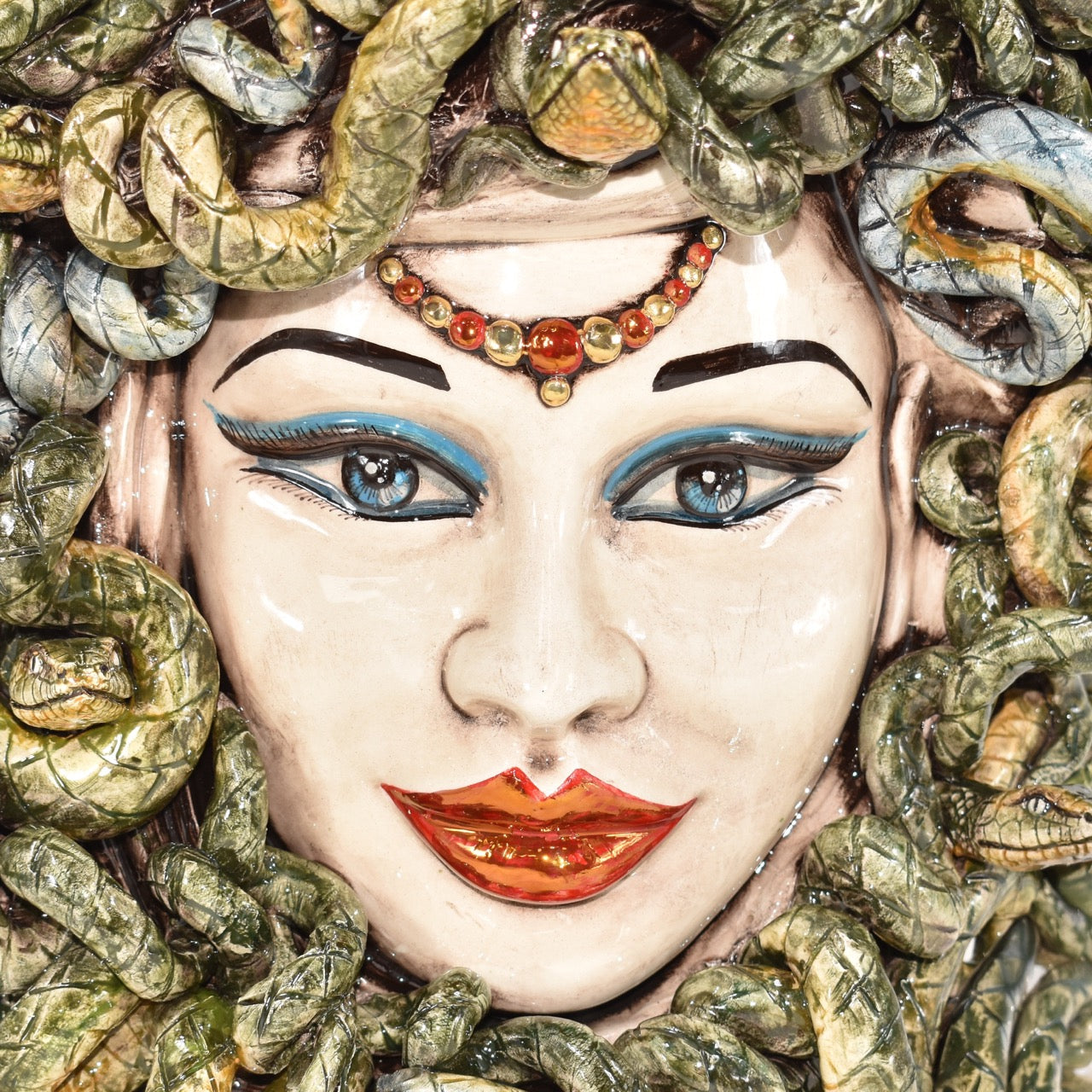 Testa Medusa h 48 madreperla antichizzato oro e lustri - Ceramiche di Caltagirone Sofia