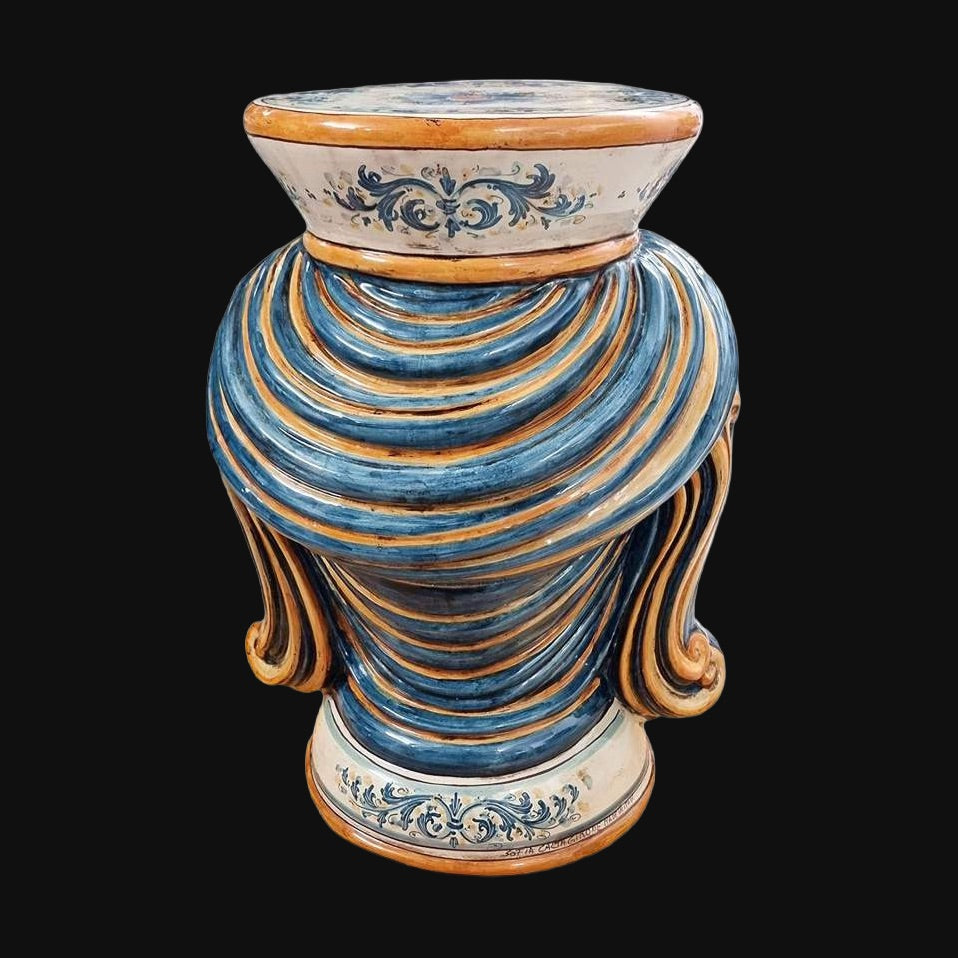 Puf Cerámica Siciliana, Azul y Naranja – Cerámica Caltagirone – tradición artesanal siciliana