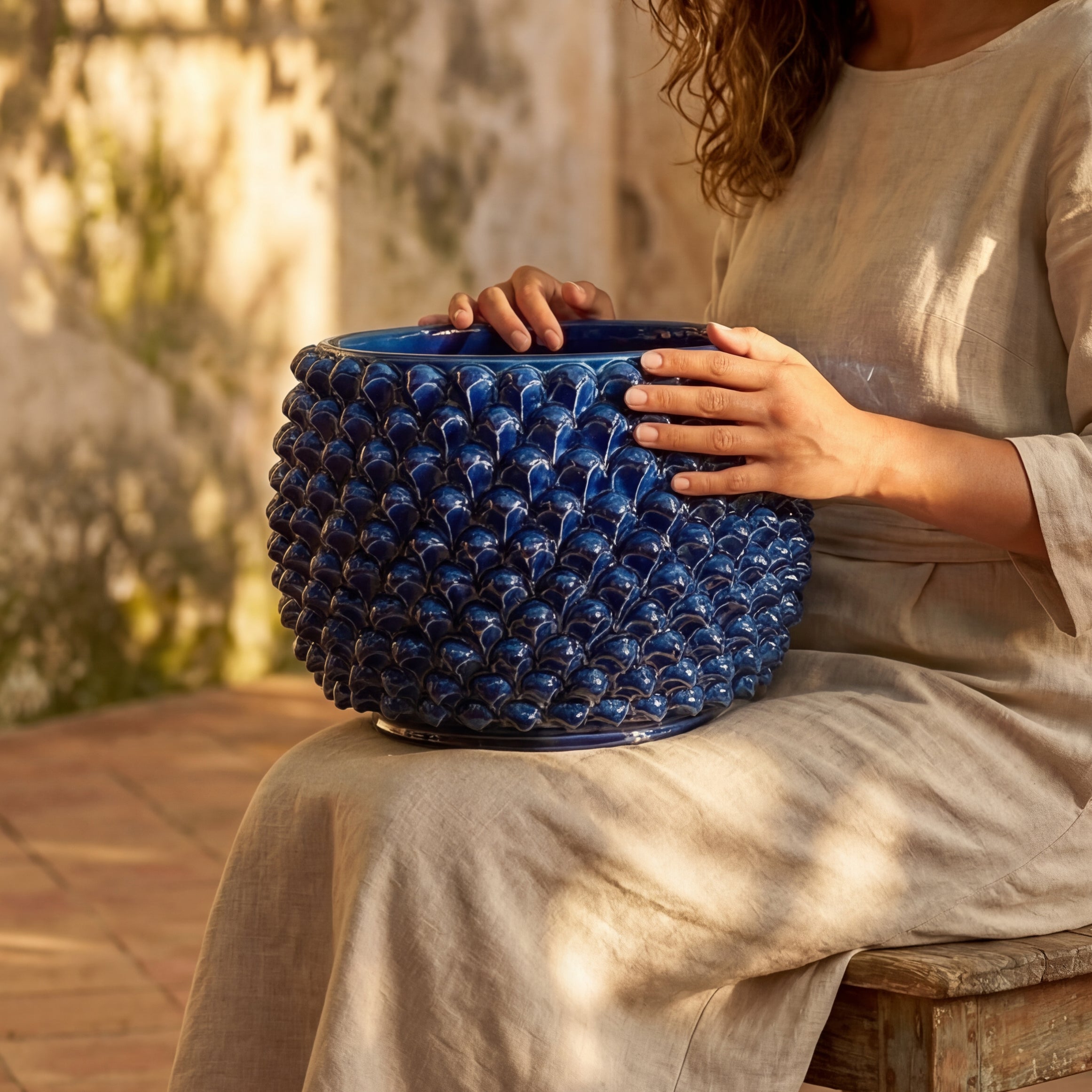 Vaso mezza pigna s/piede blu intenso in ceramica di Caltagirone - Ceramiche di Caltagirone Sofia