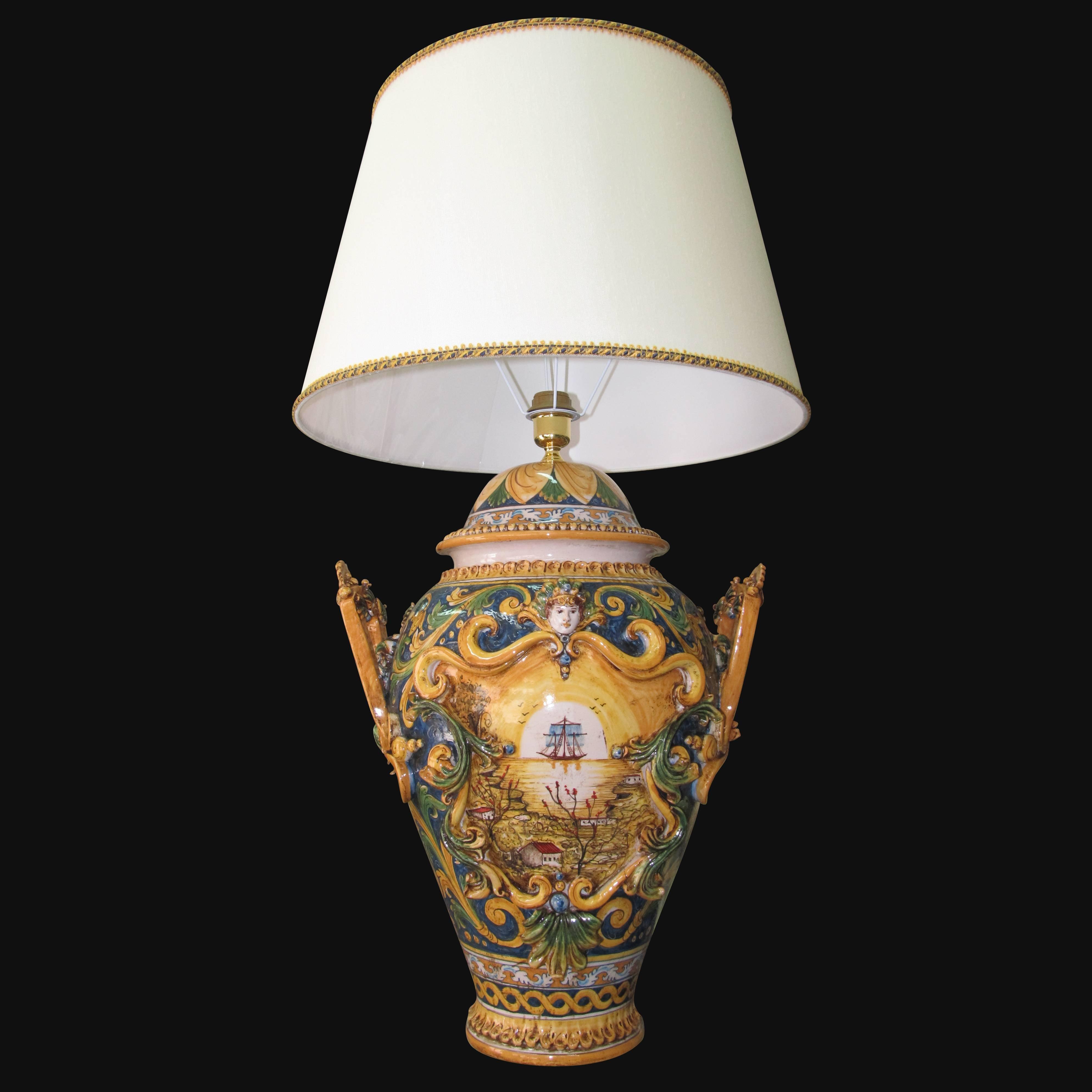 Lume in serie limitata c/greca rilievo veliero ornato calatino - Ceramiche Sofia Made in sicily - Ceramiche di Caltagirone Sofia