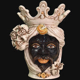 Testa di Moro con Melograni, Maschio Moro, Avorio, corona e dettagli floreali. Ceramica siciliana di Caltagirone, Sofia